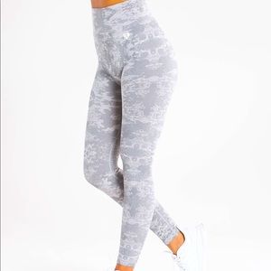 Women’s best camo leggings & sports bra